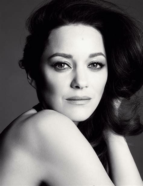 Marion Cotillard Shines in the Latest Chanel N°5 